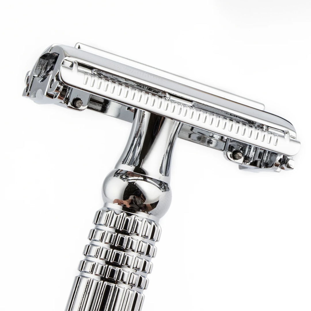 Twist-to-Open Butterfly Razor – stainless steel safety razor - close-up